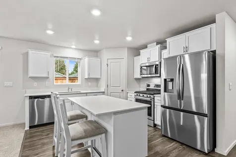 567 Black Bear Drive Medford OR 97501