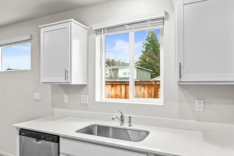 567 Black Bear Drive Medford OR 97501