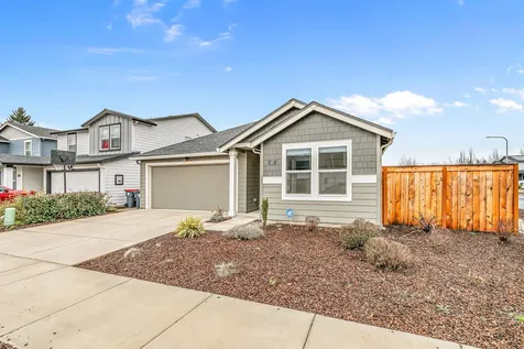 567 Black Bear Drive Medford OR 97501