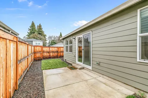 567 Black Bear Drive Medford OR 97501