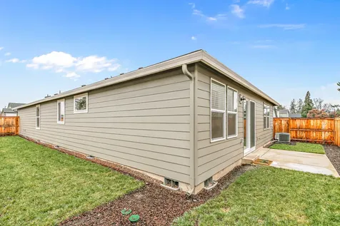 567 Black Bear Drive Medford OR 97501