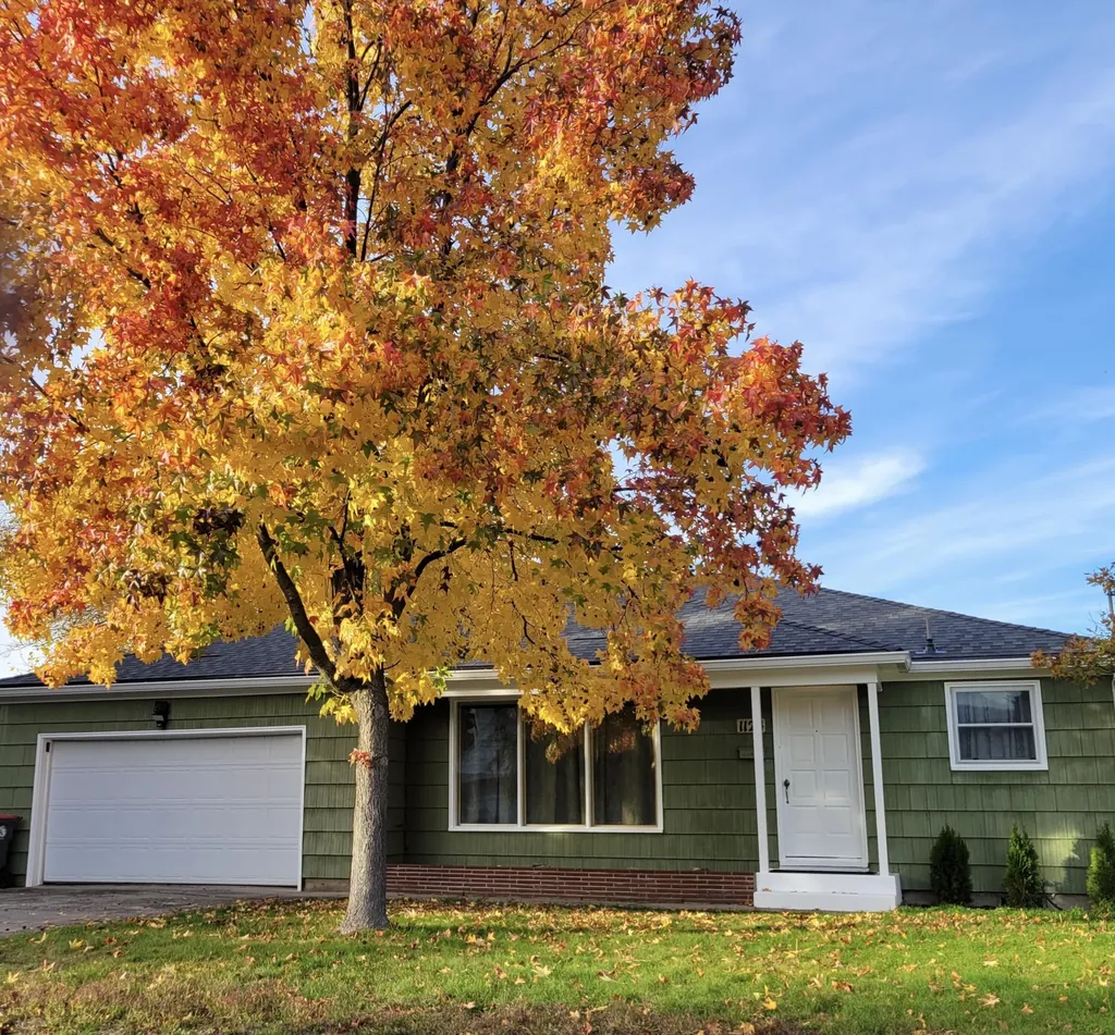 1124 Mount Pitt Avenue Medford OR 97501