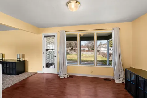1124 Mount Pitt Avenue Medford OR 97501