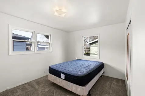 1124 Mount Pitt Avenue Medford OR 97501