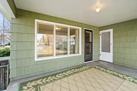 1124 Mount Pitt Avenue Medford OR 97501