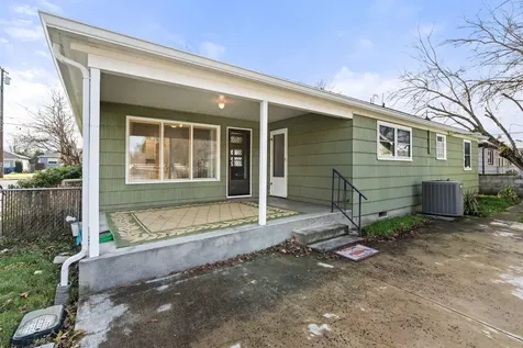 1124 Mount Pitt Avenue Medford OR 97501