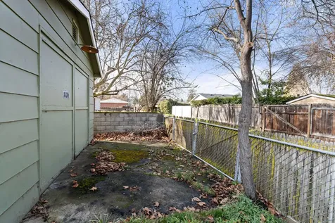 1124 Mount Pitt Avenue Medford OR 97501