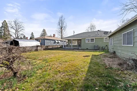 1124 Mount Pitt Avenue Medford OR 97501