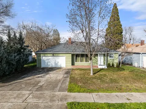 1124 Mount Pitt Avenue Medford OR 97501