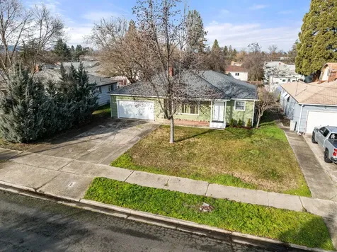 1124 Mount Pitt Avenue Medford OR 97501