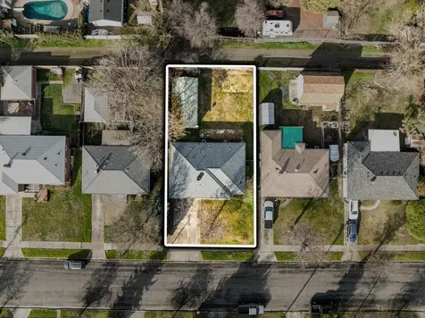 1124 Mount Pitt Avenue Medford OR 97501