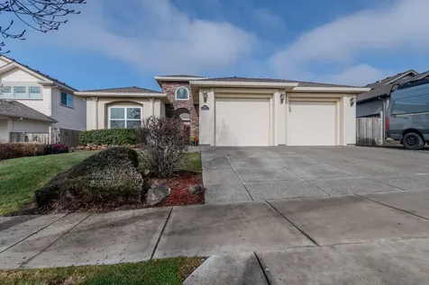 3821 Sherwood Park Drive Medford OR 97504