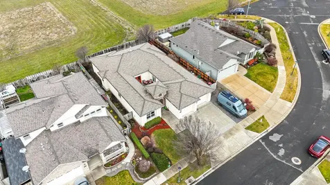 3821 Sherwood Park Drive Medford OR 97504