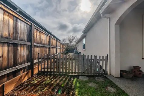 3821 Sherwood Park Drive Medford OR 97504