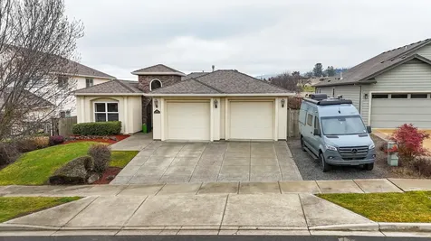 3821 Sherwood Park Drive Medford OR 97504
