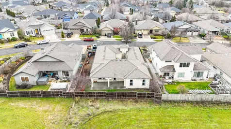 3821 Sherwood Park Drive Medford OR 97504
