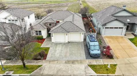 3821 Sherwood Park Drive Medford OR 97504