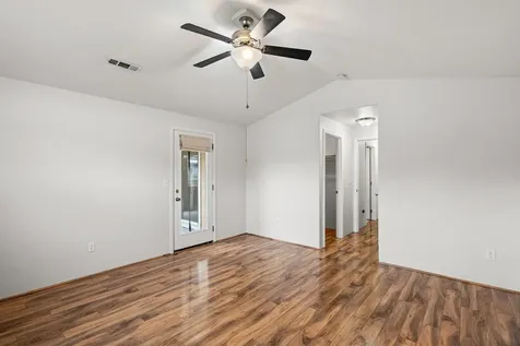 8212 Kestrel Way White City OR 97503