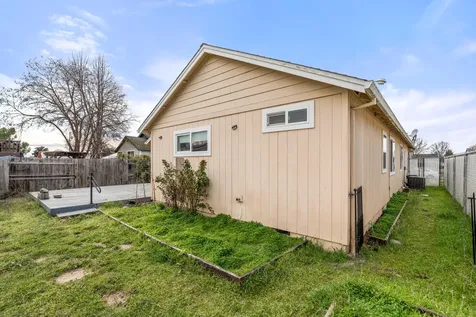 8212 Kestrel Way White City OR 97503