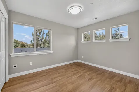 161 SE Rice Way Bend OR 97702