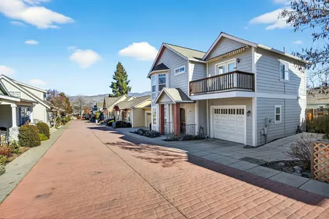 252 9th Street Alley Ashland OR 97520