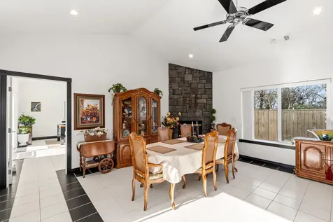 875 N Mountain Avenue Central Point OR 97502