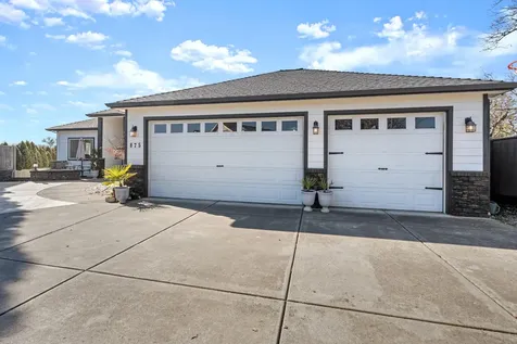 875 N Mountain Avenue Central Point OR 97502