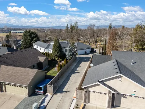 875 N Mountain Avenue Central Point OR 97502
