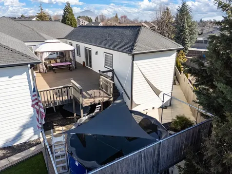 875 N Mountain Avenue Central Point OR 97502