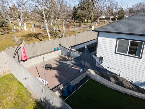 875 N Mountain Avenue Central Point OR 97502
