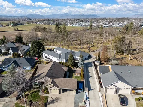 875 N Mountain Avenue Central Point OR 97502