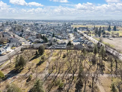 875 N Mountain Avenue Central Point OR 97502
