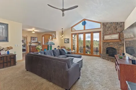 521 Seclusion Loop Grants Pass OR 97526
