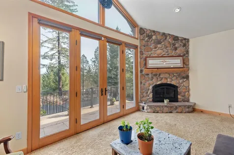 521 Seclusion Loop Grants Pass OR 97526