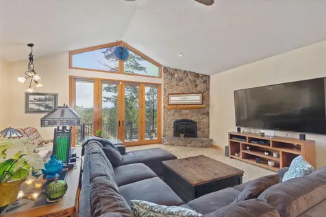 521 Seclusion Loop Grants Pass OR 97526