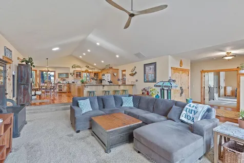 521 Seclusion Loop Grants Pass OR 97526