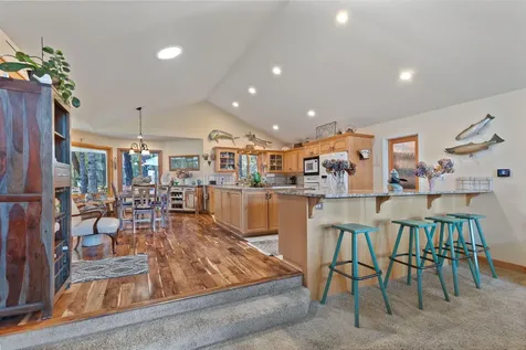 521 Seclusion Loop Grants Pass OR 97526