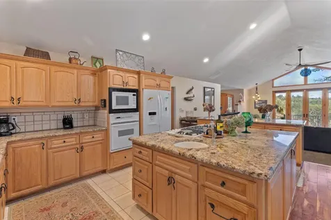 521 Seclusion Loop Grants Pass OR 97526