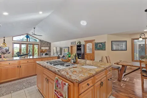 521 Seclusion Loop Grants Pass OR 97526