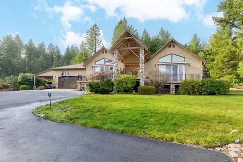 521 Seclusion Loop Grants Pass OR 97526