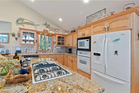 521 Seclusion Loop Grants Pass OR 97526