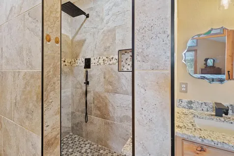521 Seclusion Loop Grants Pass OR 97526
