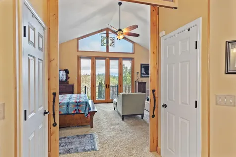521 Seclusion Loop Grants Pass OR 97526