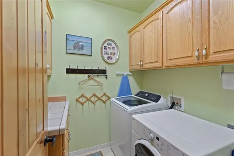 521 Seclusion Loop Grants Pass OR 97526