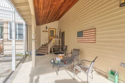 521 Seclusion Loop Grants Pass OR 97526