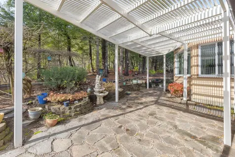 521 Seclusion Loop Grants Pass OR 97526
