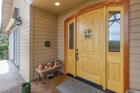 521 Seclusion Loop Grants Pass OR 97526
