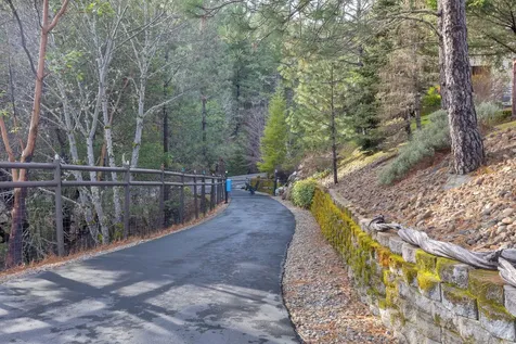 521 Seclusion Loop Grants Pass OR 97526