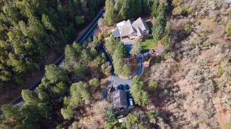 521 Seclusion Loop Grants Pass OR 97526