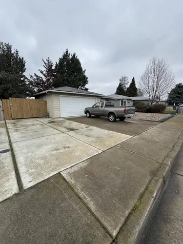 1283 Far West Avenue Central Point OR 97502
